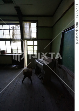 Ruins Yamanashi Prefecture Egusa Elementary School Closed School Classroom Music Room Ruins Yamanashi Prefecture Egusa Elementary School Closed School Classroom Music Room Ruins Yamanashi Prefecture Egusa Elementary School Closed School Classroom Music Room Ruins Yamanashi Prefecture Egusa Elementary School Closed School Classroom Music Room 75177581