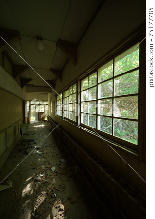 Ruined Yamanashi Egusa Elementary School Abandoned School Music Room 75177785