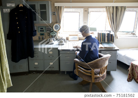 Aomori City Port Cultural Exchange Facility Aomori Liaison Ship Memorial Ship Hakkoda Maru 75181502