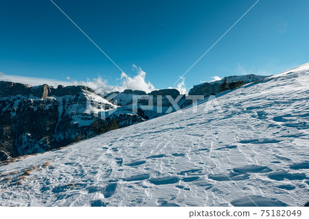 beautiful sunny snowy mountain landscape on Ebenalp in Appenzell 75182049