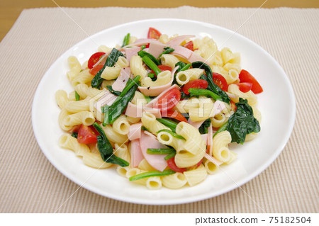 Colorful macaroni salad Colorful macaroni salad 75182504