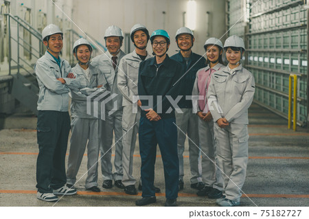 一個工人 75182727
