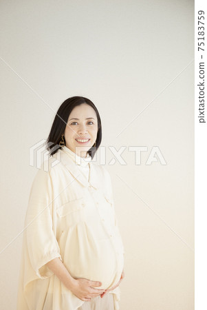 Maternity photo Maternity photo 75183759