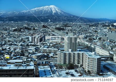 Morioka in winter with a view of Mt. Iwate Morioka in winter with a view of Mt. Iwate 75184697