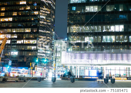 Vancouver downtown night view and cityscape Vancouver downtown night view and cityscape 75185471