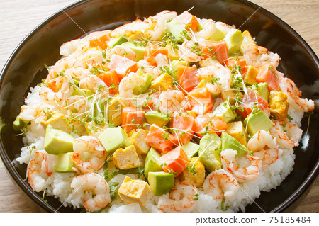 chirashi sushi chirashi sushi 75185484