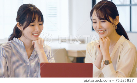 開會的商人 75185937