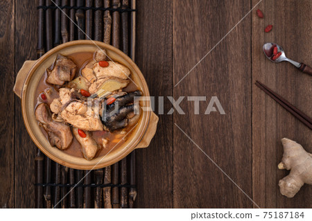 麻油雞 麻油雞湯 台灣 食物 sesame oil chicken soup ごま油チキンスープ 麻油雞 麻油雞湯 台灣 食物 sesame oil chicken soup ごま油チキンスープ 75187184
