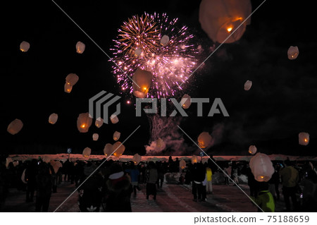 Enjoy sky lanterns and fireworks at Appi Kogen Ski Resort 75188659