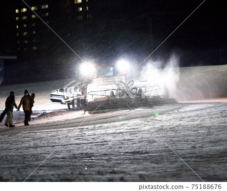 Enjoy sky lanterns and fireworks at Appi Kogen Ski Resort 75188676