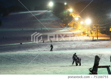 Enjoy sky lanterns and fireworks at Appi Kogen Ski Resort 75188755