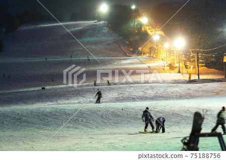 Enjoy sky lanterns and fireworks at Appi Kogen Ski Resort 75188756