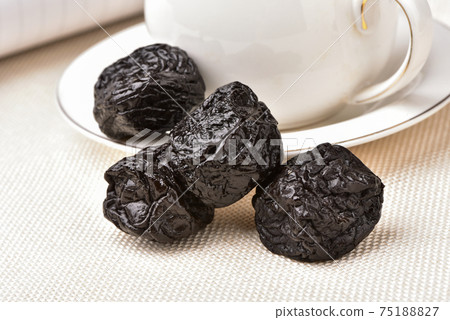 话梅乌梅 75188827