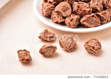 碗中话梅乌梅 75188841