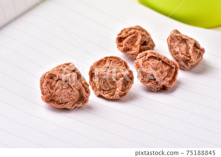 话梅乌梅 75188845