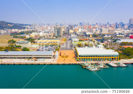 臺灣高雄駁二大港橋Taiwan Kaohsiung Pier Two Dagang Bridge 75190686