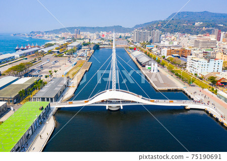 臺灣高雄駁二大港橋Taiwan Kaohsiung Pier Two Dagang Bridge 75190691