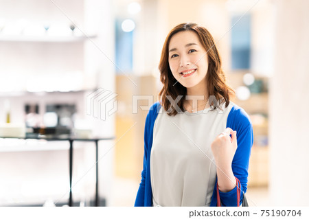 Women's shopping Shopping cooperation: g GIFT AND LIFESTYL Women's shopping Shopping cooperation: g GIFT AND LIFESTYL 75190704