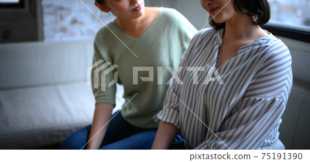 一位和女人商量的朋友 75191390