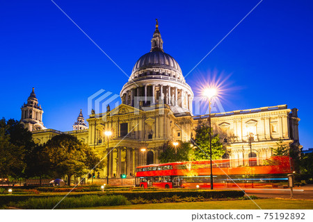 Night view of St Paul Cathedral in London, uk Night view of St Paul Cathedral in London, uk 75192892