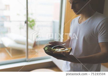 男性肖像 75193504