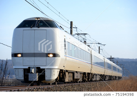 Series 681 Limited Express Noto Kagaribi No. 2 going on the Nanao Line 75194398