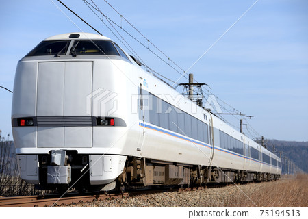 681 series limited express Noto Kagaribi No. 1 going on the Nanao Line 75194513