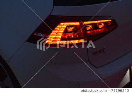 汽車尾燈 75196240