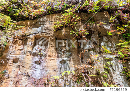 Udonosekibutsu Group, Karatsu City, Saga Prefecture 75196859