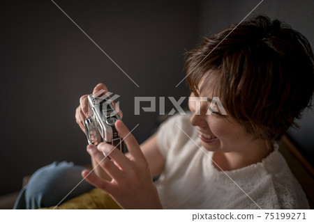 Life style of women in their twenties Life style of women in their twenties 75199271