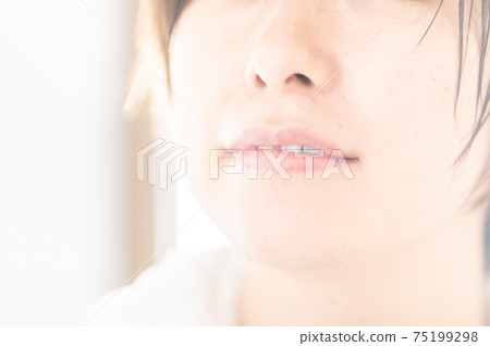 一個乾淨的女士皮膚 一個乾淨的女士皮膚 75199298
