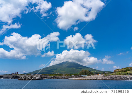 八丈島自然風光戶外偏遠島嶼伊豆群島風景勝地鄉村出生率下降觀光旅行八丈富士 75199356