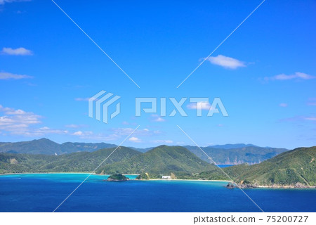 Kakeromajima: The beautiful sea seen from the battlefield 75200727