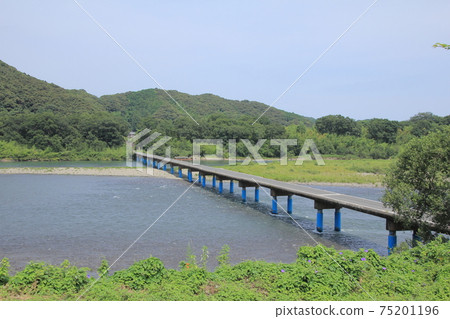 Sada subsidence bridge over the Shimanto River Sada subsidence bridge over the Shimanto River 75201196