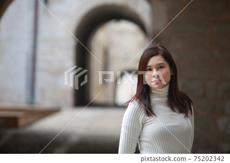 asian girl dubrovnik town visiting asian girl dubrovnik town visiting 75202342