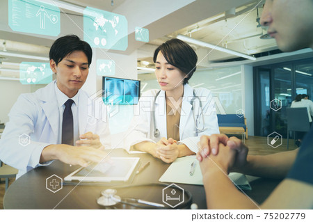 Medical examination of doctors and female doctors Hospital Medical Digital Technology Image 75202779