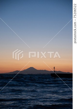 Mt. Fuji silhouette of magic hour Mt. Fuji silhouette of magic hour 75206522