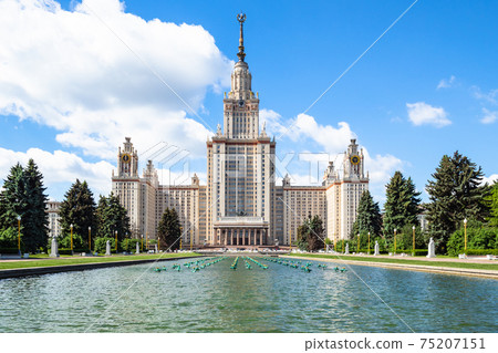 water pool and Main Building of Moscow University 75207151