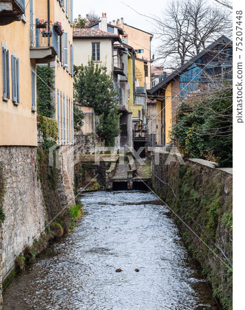canal in center of Lower Town Bergamo city 75207448