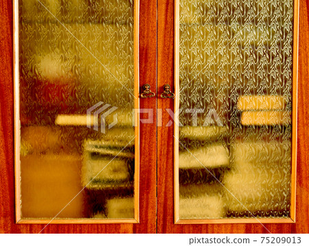 Wardrobe with stained glass doors. 75209013