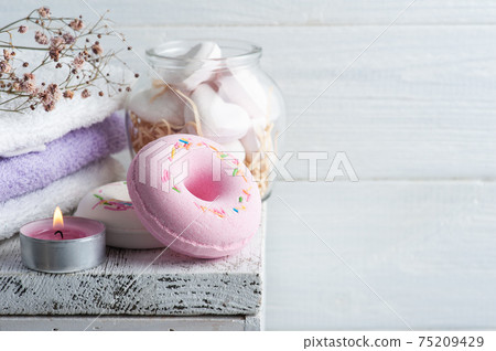 Spa composition with bath bombs Spa composition with bath bombs 75209429