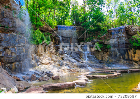 Beautiful waterfall in Sofiyivka park in Uman, Ukraine Beautiful waterfall in Sofiyivka park in Uman, Ukraine 75209587