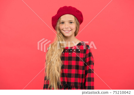 French style beret hat. Beret style inspiration.  75210042