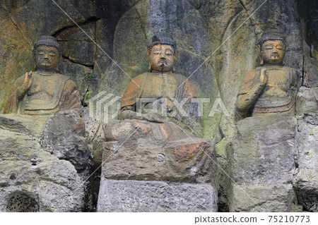 [大分縣]臼杵石佛，吹樹石佛1組 75210773