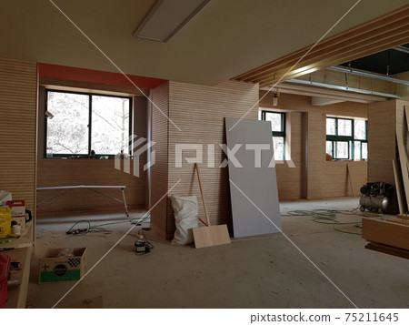 在學校，教室，建築，室內，木材，木工中 75211645