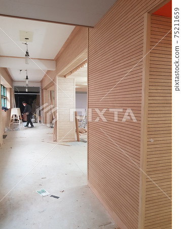 在學校，教室，建築，室內，木材，木工中 75211659
