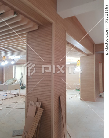 在學校，教室，建築，室內，木材，木工中 75211665
