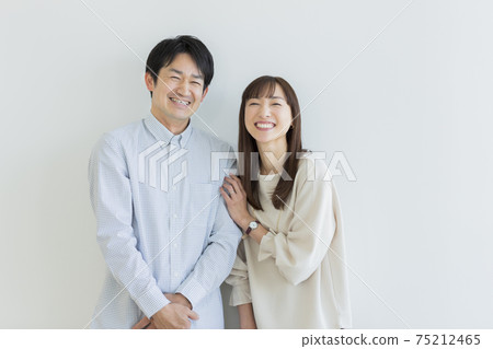 Middle couple Middle couple 75212465