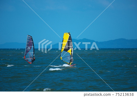 Windsurfing 75213638