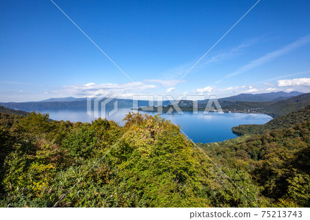 Beautiful blue sky and scenery of Lake Towada Beautiful blue sky and scenery of Lake Towada 75213743